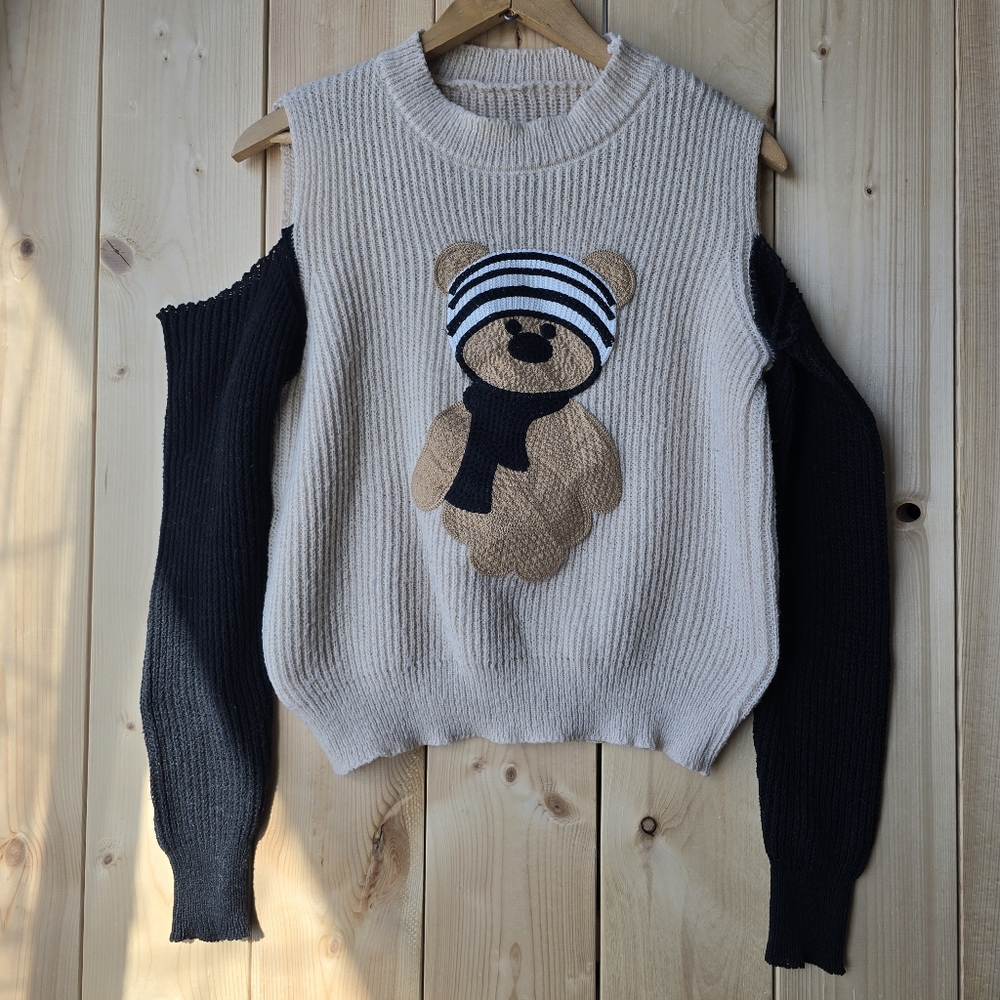 Teddy Bear Open Shoulder Crewneck Knit Tan Black Sweater Small/Medium